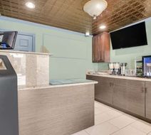 Sather Berkeley, SureStay Collection Lobby