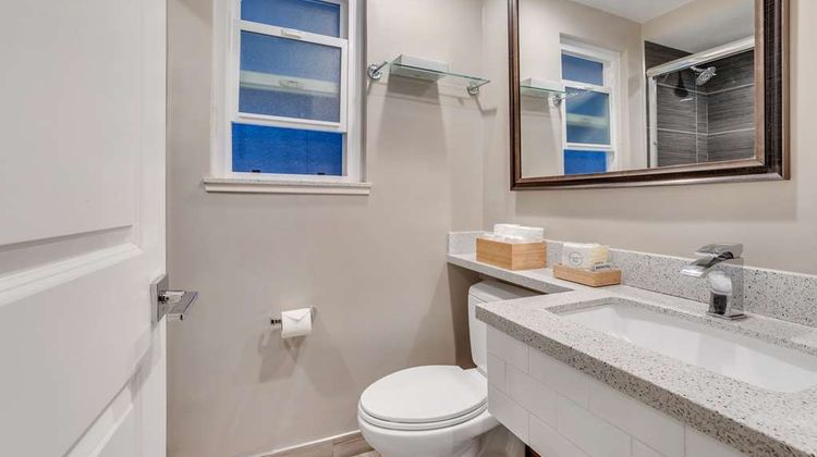 Sather Berkeley, SureStay Collection Room