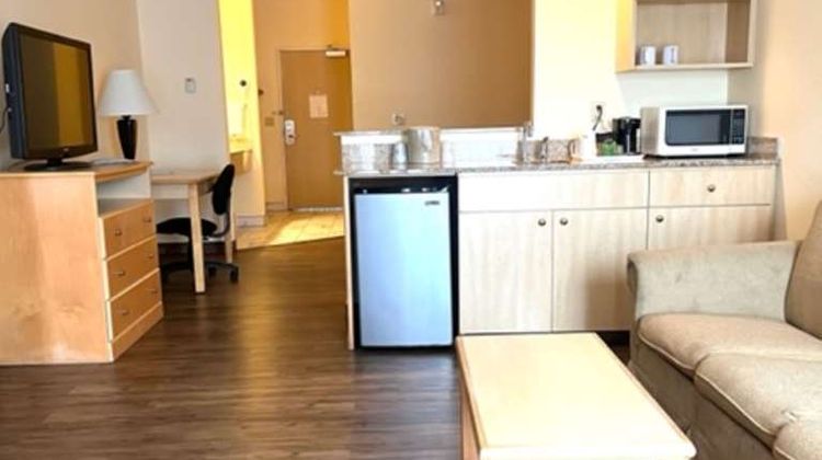 Lighthouse Suites Inn Suite