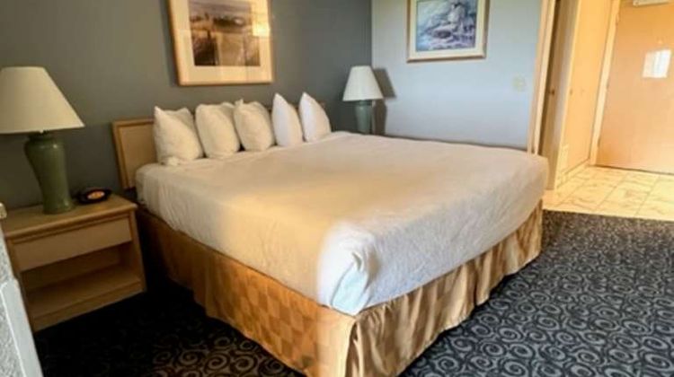 Lighthouse Suites Inn Room
