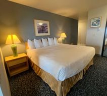 Lighthouse Suites Inn Room