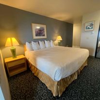 Lighthouse Suites Inn