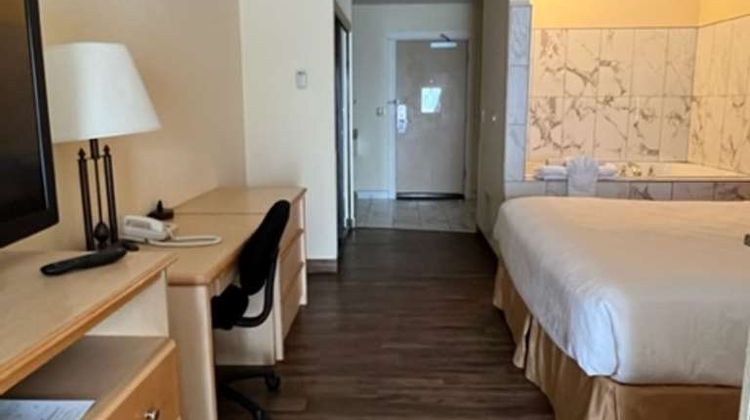 Lighthouse Suites Inn Room