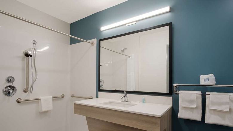 <b>WoodSpring Suites Grand Rapids Kentwood Room</b>. Images powered by <a href="https://iceportal.shijigroup.com/" title="IcePortal" target="_blank">IcePortal</a>.