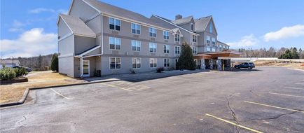 Sleep Inn & Suites near Spirit Mountain Exterior
