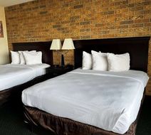 Days Inn by Wyndham Batesville Room