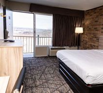 Days Inn by Wyndham Batesville Room
