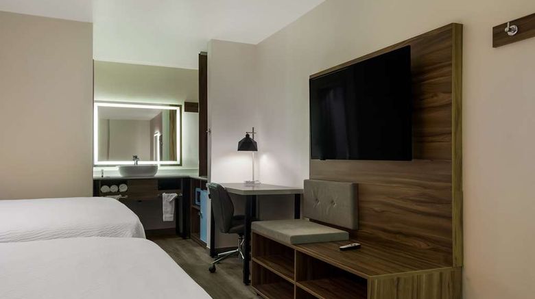 <b>Signature Inn Houston Galleria Suite</b>. Images powered by <a href="https://iceportal.shijigroup.com/" title="IcePortal" target="_blank">IcePortal</a>.