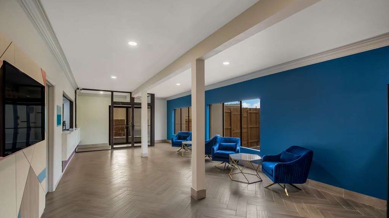 <b>Signature Inn Houston Galleria Lobby</b>. Images powered by <a href="https://iceportal.shijigroup.com/" title="IcePortal" target="_blank">IcePortal</a>.