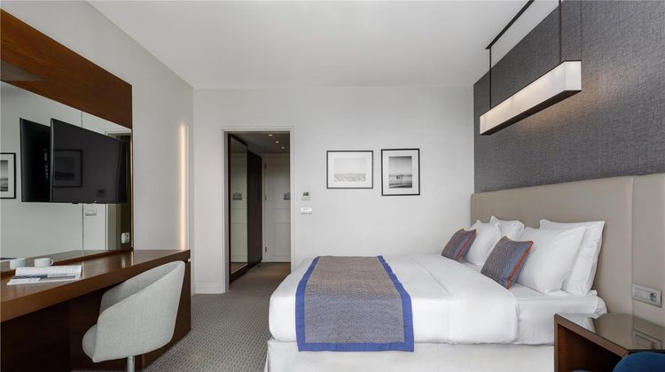 Makedonia Palace Hotel Room