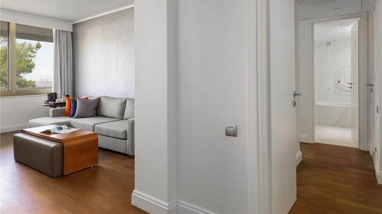 <b>Makedonia Palace Hotel Room</b>. Images powered by <a href="https://iceportal.shijigroup.com/" title="IcePortal" target="_blank">IcePortal</a>.