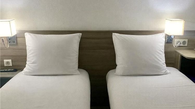 Good Hotel Marseille Aubagne Room
