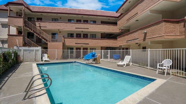Econo Lodge Vallejo Pool