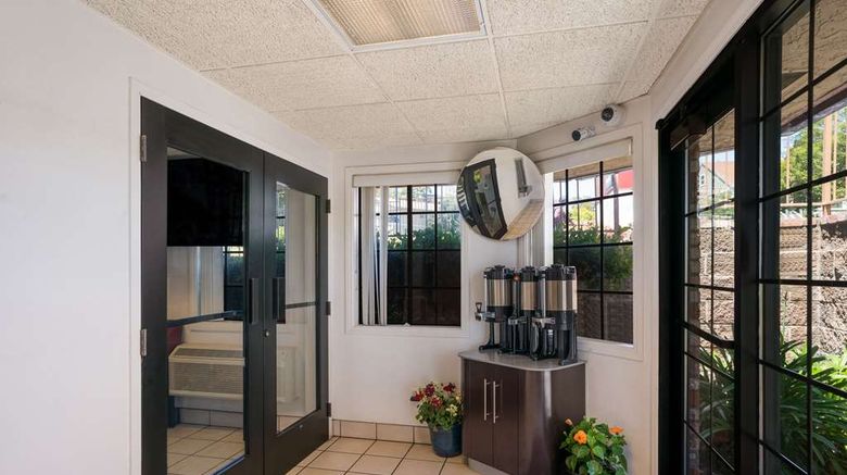 <b>Econo Lodge Vallejo Lobby</b>. Images powered by <a href="https://iceportal.shijigroup.com/" title="IcePortal" target="_blank">IcePortal</a>.