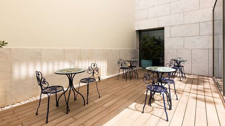 <b>Legacy Hotel Cascais, Curio Collection Recreation</b>. Images powered by <a href="https://iceportal.shijigroup.com/" title="IcePortal" target="_blank">IcePortal</a>.