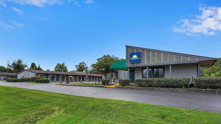 Days Inn by Wyndham Liverpool/Syracuse Exterior