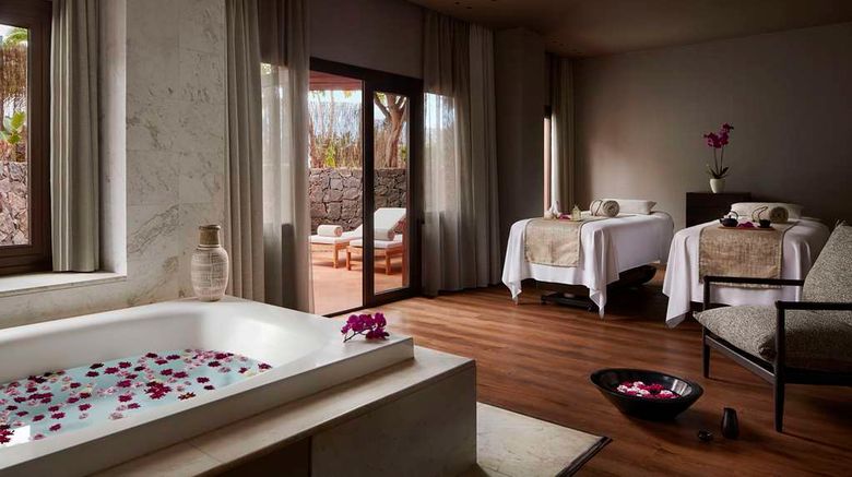 <b>Tivoli La Caleta Tenerife Resort Spa</b>. Images powered by <a href="https://iceportal.shijigroup.com/" title="IcePortal" target="_blank">IcePortal</a>.