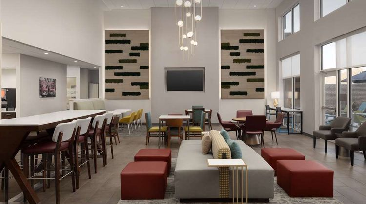 Hampton Inn & Sts University Medical Ctr Lobby