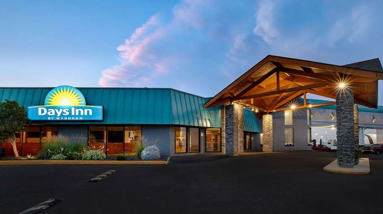 <b>Days Inn & Conference Centre Exterior</b>. Images powered by <a href="https://iceportal.shijigroup.com/" title="IcePortal" target="_blank">IcePortal</a>.