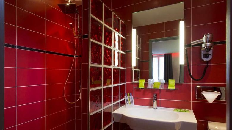 <b>Hotel Moderne Saint Germain Room</b>. Images powered by <a href="https://iceportal.shijigroup.com/" title="IcePortal" target="_blank">IcePortal</a>.