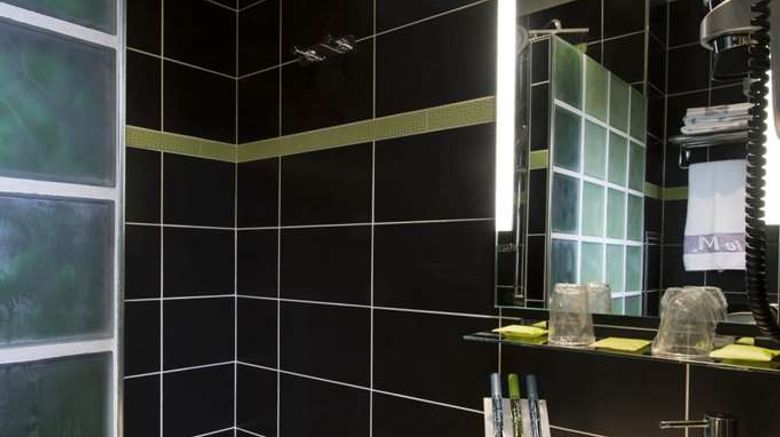 <b>Hotel Moderne Saint Germain Room</b>. Images powered by <a href="https://iceportal.shijigroup.com/" title="IcePortal" target="_blank">IcePortal</a>.