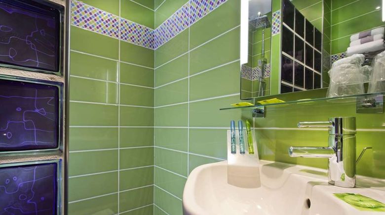 <b>Hotel Moderne Saint Germain Room</b>. Images powered by <a href="https://iceportal.shijigroup.com/" title="IcePortal" target="_blank">IcePortal</a>.