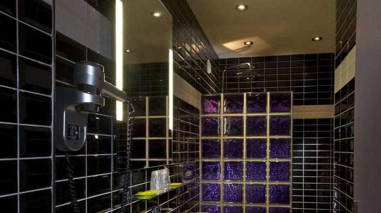 <b>Hotel Moderne Saint Germain Room</b>. Images powered by <a href="https://iceportal.shijigroup.com/" title="IcePortal" target="_blank">IcePortal</a>.