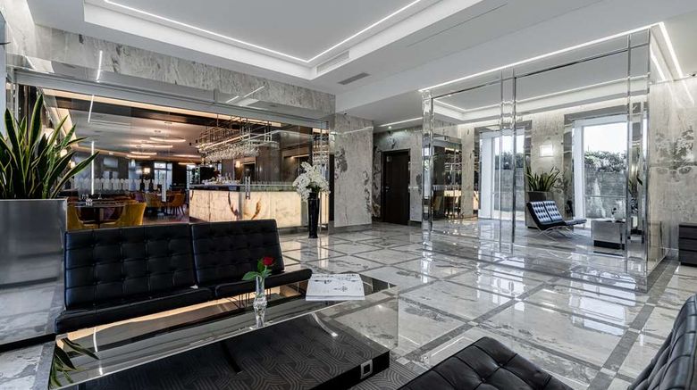 <b>Hotel Congress Lobby</b>. Images powered by <a href="https://iceportal.shijigroup.com/" title="IcePortal" target="_blank">IcePortal</a>.