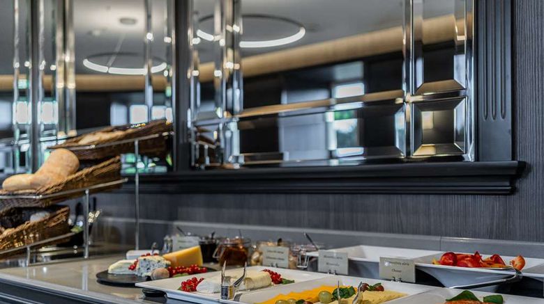 <b>Hotel Congress Restaurant</b>. Images powered by <a href="https://iceportal.shijigroup.com/" title="IcePortal" target="_blank">IcePortal</a>.