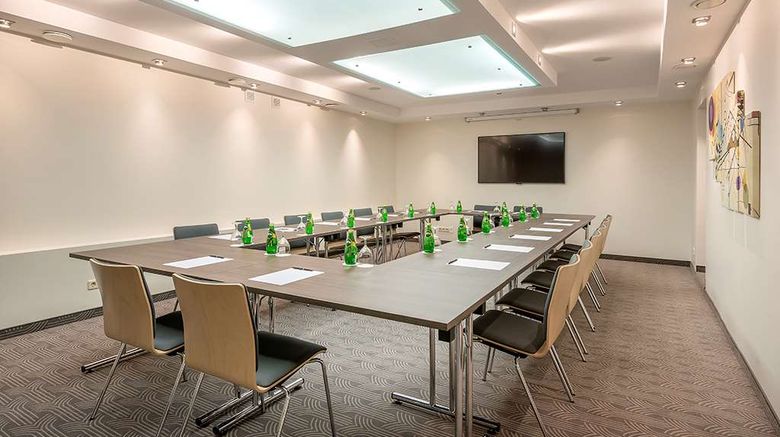 <b>Hotel Congress Meeting</b>. Images powered by <a href="https://iceportal.shijigroup.com/" title="IcePortal" target="_blank">IcePortal</a>.