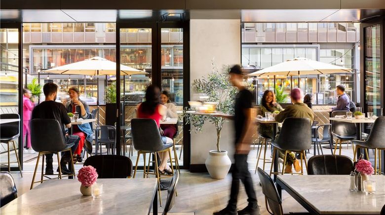 <b>Arlo Chicago Restaurant</b>. Images powered by <a href="https://iceportal.shijigroup.com/" title="IcePortal" target="_blank">IcePortal</a>.