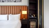 Arlo Chicago Room