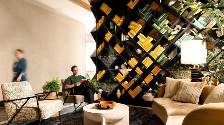 Arlo Chicago Lobby