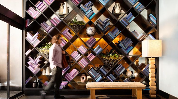 Arlo Chicago Lobby