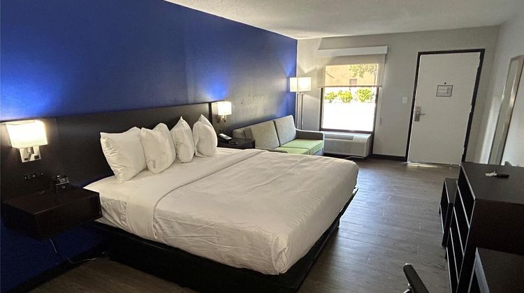 SureStay Studio by Best Western Rowland Room