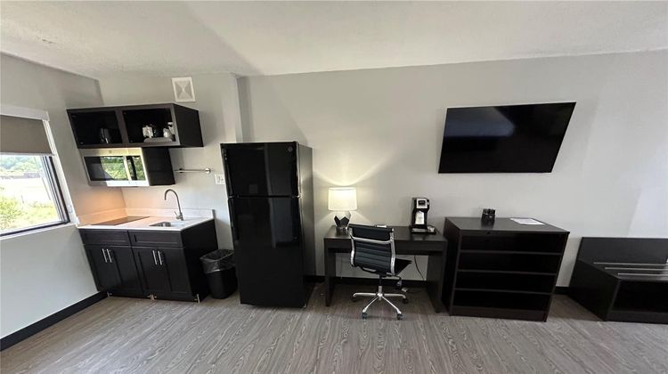 SureStay Studio by Best Western Rowland Suite