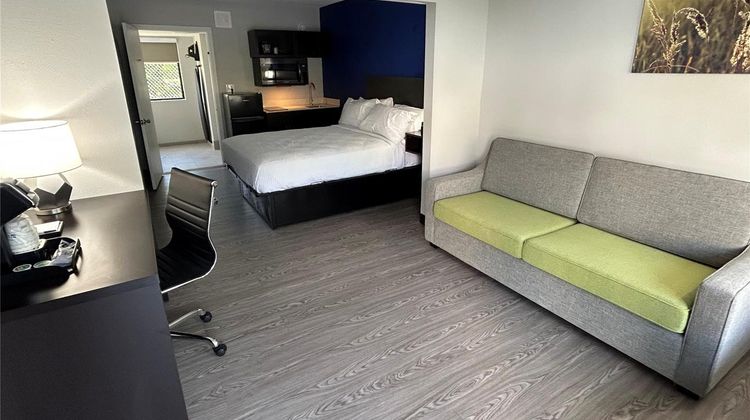 SureStay Studio by Best Western Rowland Room