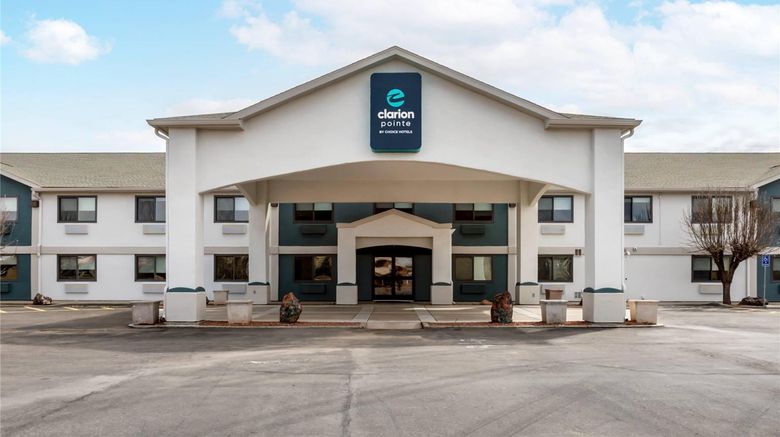Clarion Pointe Prescott Valley Exterior. Images powered by <a href="https://iceportal.shijigroup.com" target="_blank" rel="noopener">Ice Portal</a>.