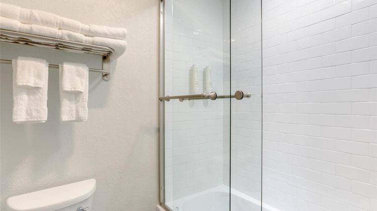 Clarion Pointe Prescott Valley Room
