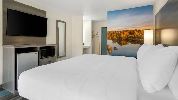 Clarion Pointe Prescott Valley Room