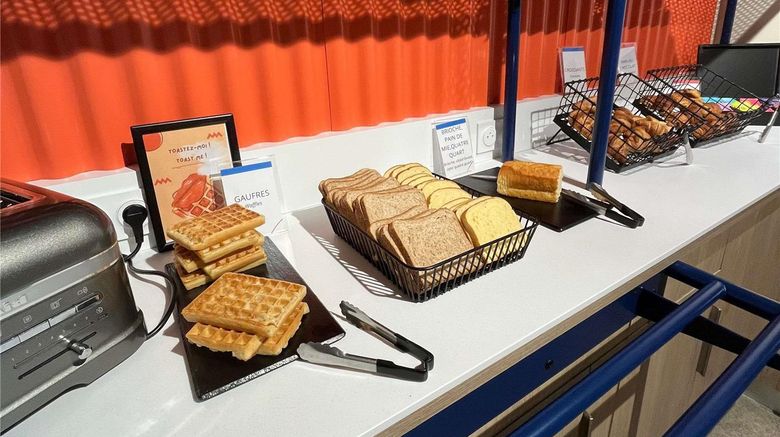 <b>Ibis Budget Loudeac Velodrome Restaurant</b>. Images powered by <a href="https://iceportal.shijigroup.com/" title="IcePortal" target="_blank">IcePortal</a>.