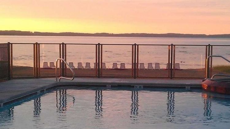 Cherry Tree Inn and Suites Pool