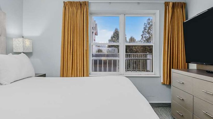 Cherry Tree Inn and Suites Suite