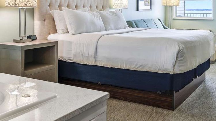 Cherry Tree Inn and Suites Room