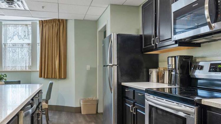 Cherry Tree Inn and Suites Suite