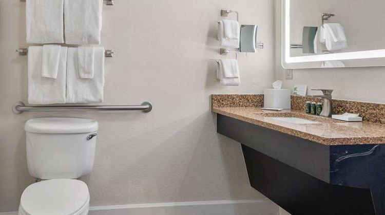 Cherry Tree Inn and Suites Room
