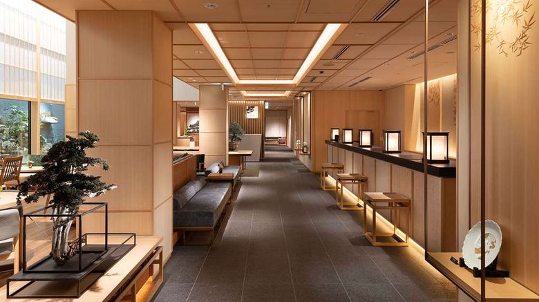 <b>DoubleTree by Hilton Kyoto Higashiyama Lobby</b>. Images powered by <a href="https://iceportal.shijigroup.com/" title="IcePortal" target="_blank">IcePortal</a>.