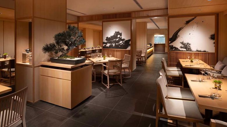 <b>DoubleTree by Hilton Kyoto Higashiyama Restaurant</b>. Images powered by <a href="https://iceportal.shijigroup.com/" title="IcePortal" target="_blank">IcePortal</a>.