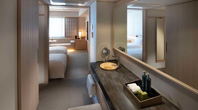 <b>DoubleTree by Hilton Kyoto Higashiyama Room</b>. Images powered by <a href="https://iceportal.shijigroup.com/" title="IcePortal" target="_blank">IcePortal</a>.