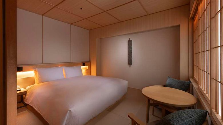 <b>DoubleTree by Hilton Kyoto Higashiyama Room</b>. Images powered by <a href="https://iceportal.shijigroup.com/" title="IcePortal" target="_blank">IcePortal</a>.